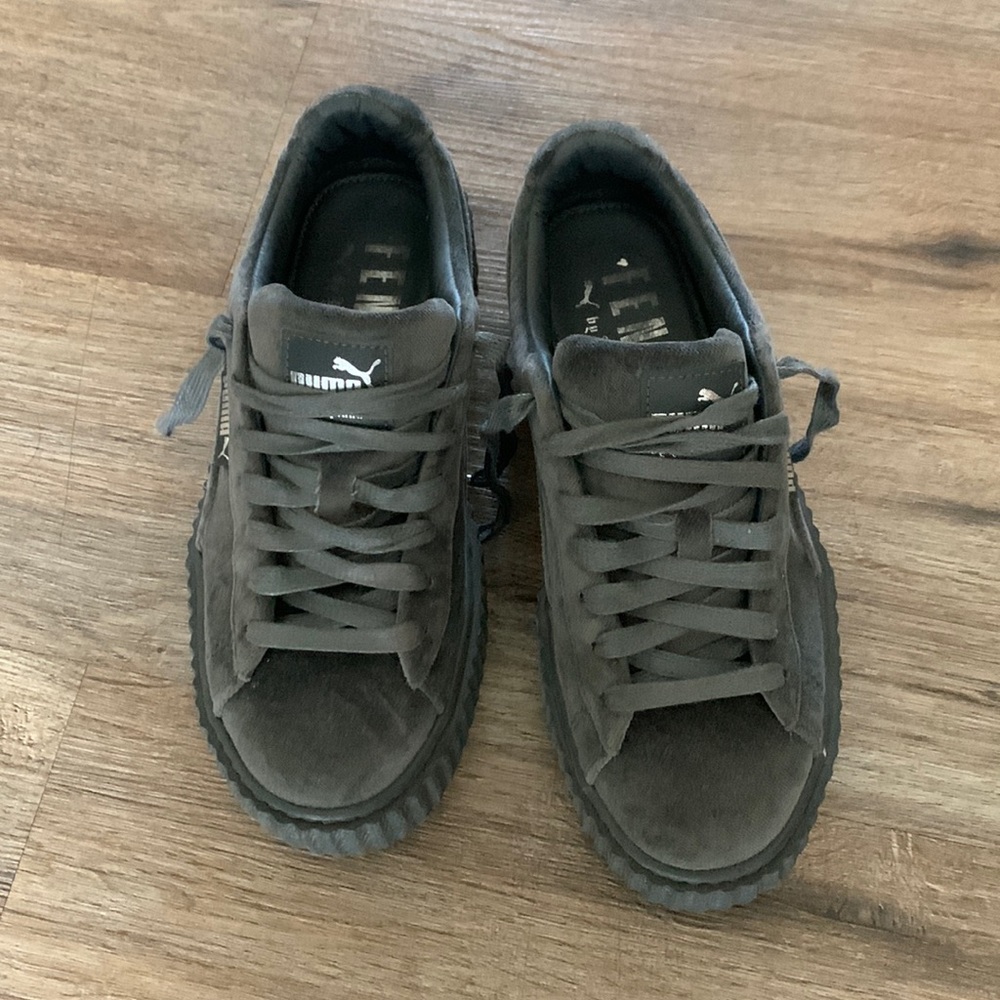 Fenty by Rihanna velvet grey Puma’s